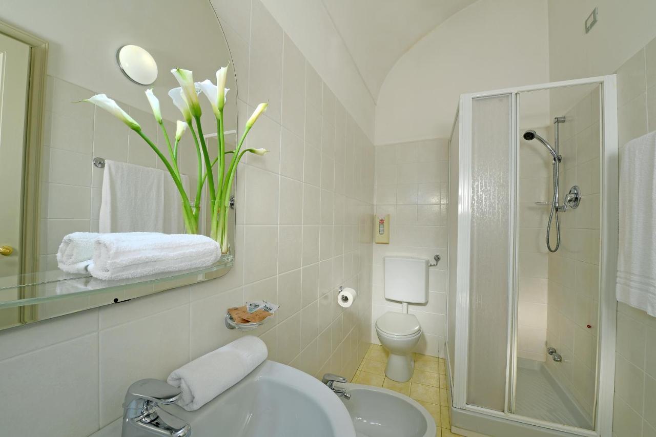 Locanda Italia Serralunga d'Alba Luaran gambar