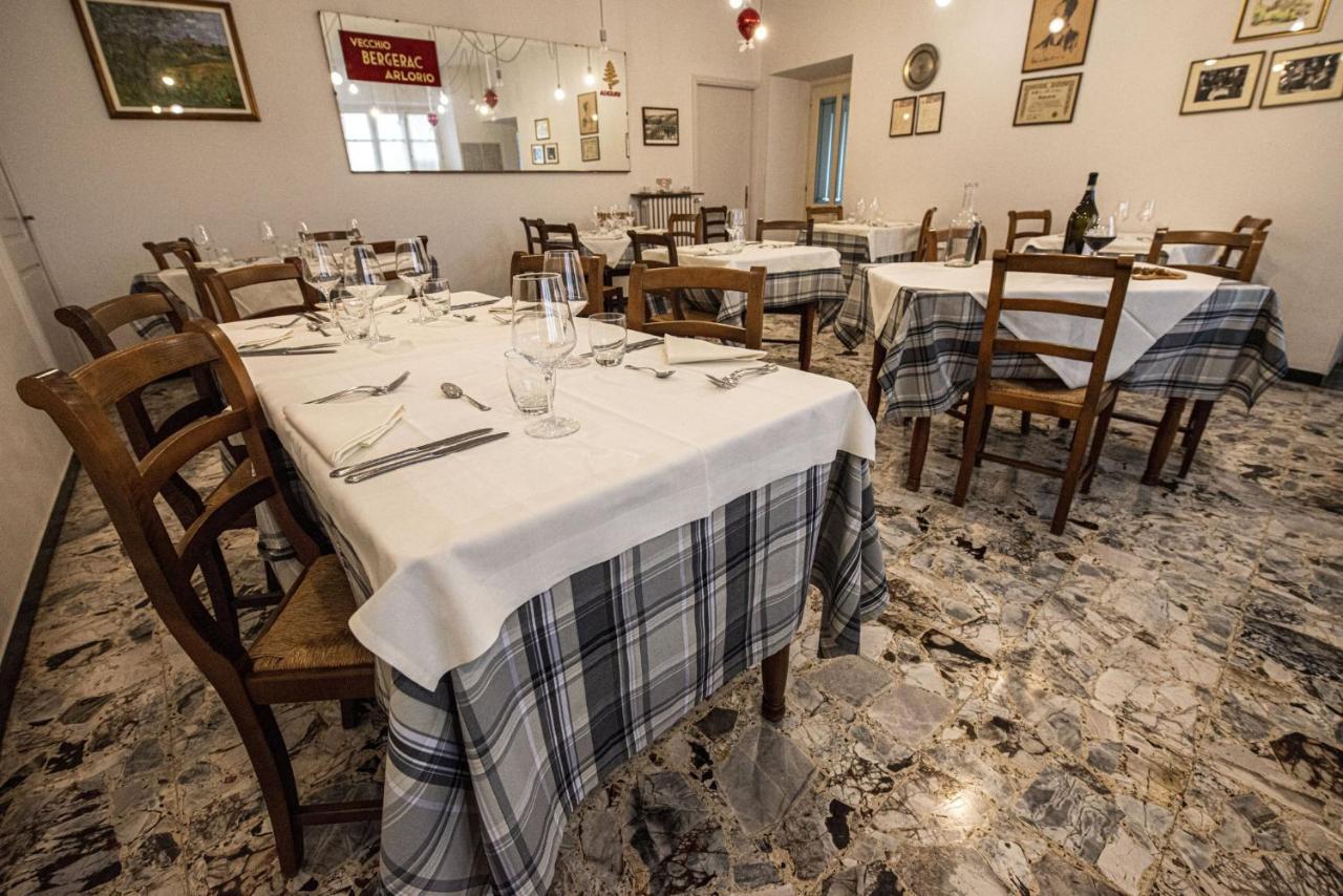 Locanda Italia Serralunga d'Alba Luaran gambar