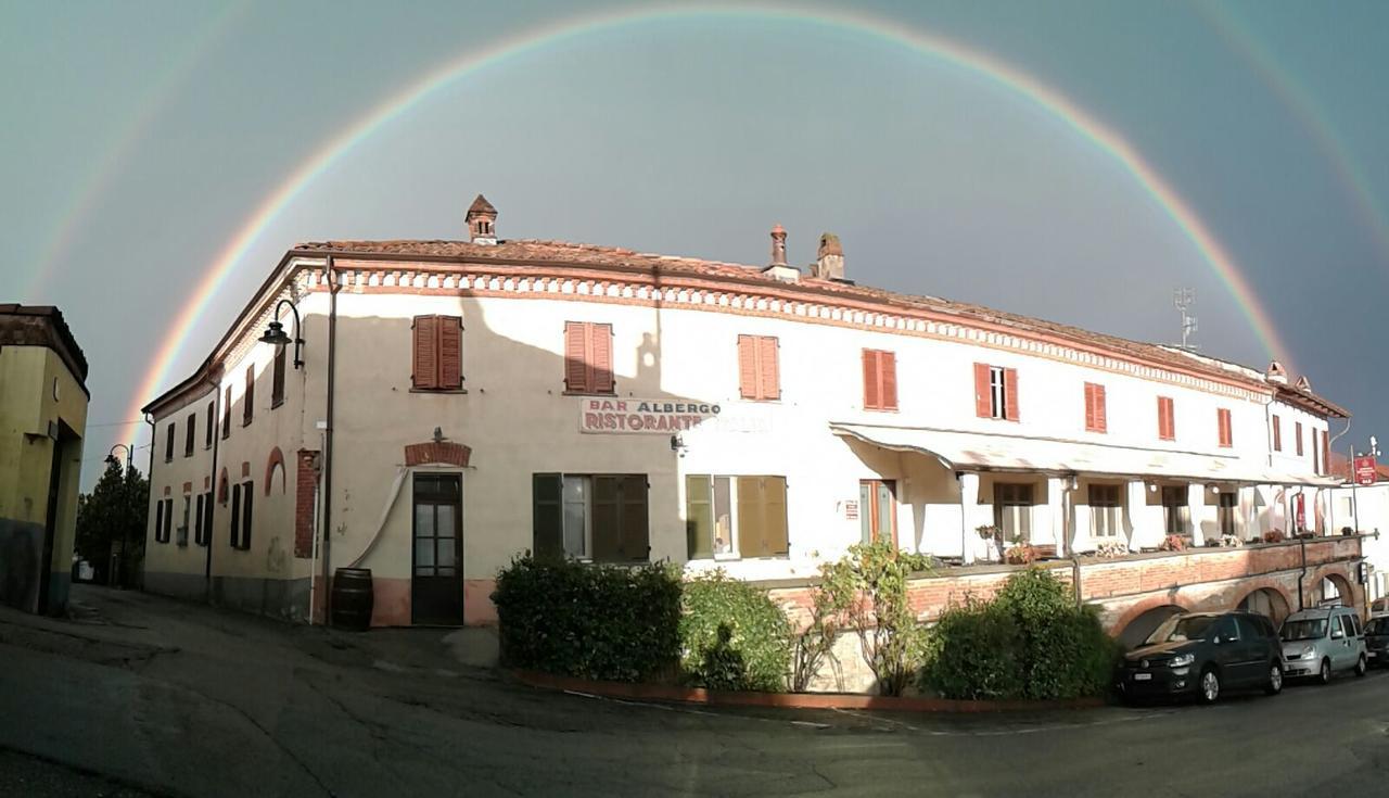 Locanda Italia Serralunga d'Alba Luaran gambar