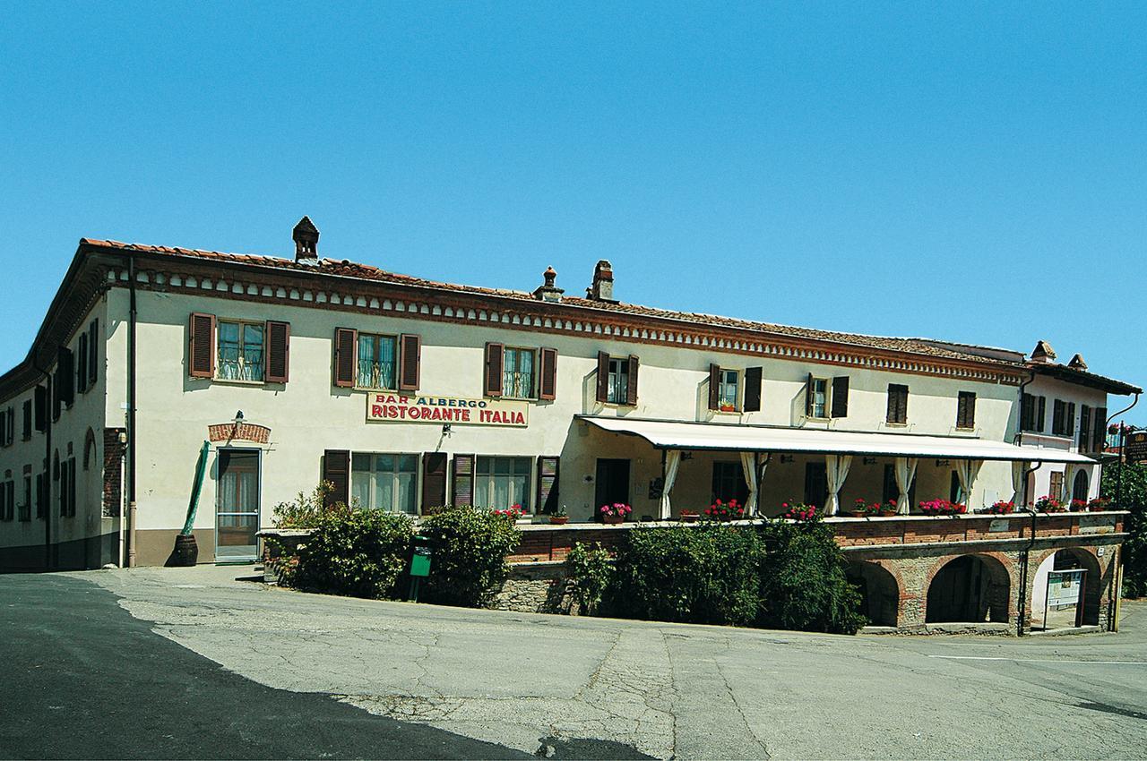 Locanda Italia Serralunga d'Alba Luaran gambar